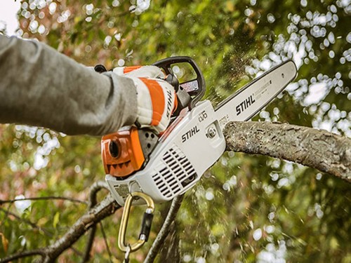 Motosega-MS-151-TC-E-Stihl-las-i-ogrod.jpg